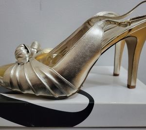 Nine West Light Gold Leather Heeled Sandals, Size 11
